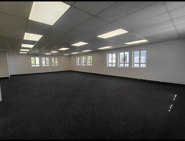 377M² OFFICE TO LET IN BRYANSTON